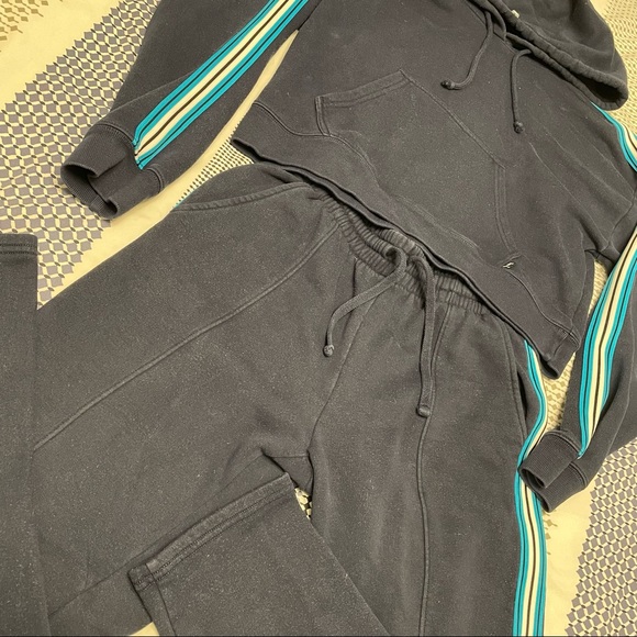 TNA Iconic Track Suit - Picture 2 of 16